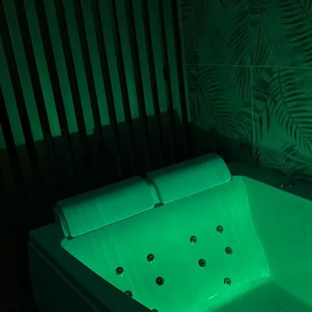 Salmace Luxury Jacuzzi Privato Case de vacanță *